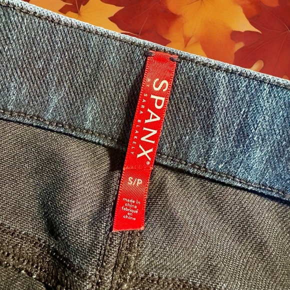 Spanx Dark Blue Wash Ankle Length Pull-On Skinny Jeans Size Small - Picture 2 of 11